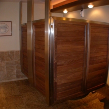 restroom_panels_doors